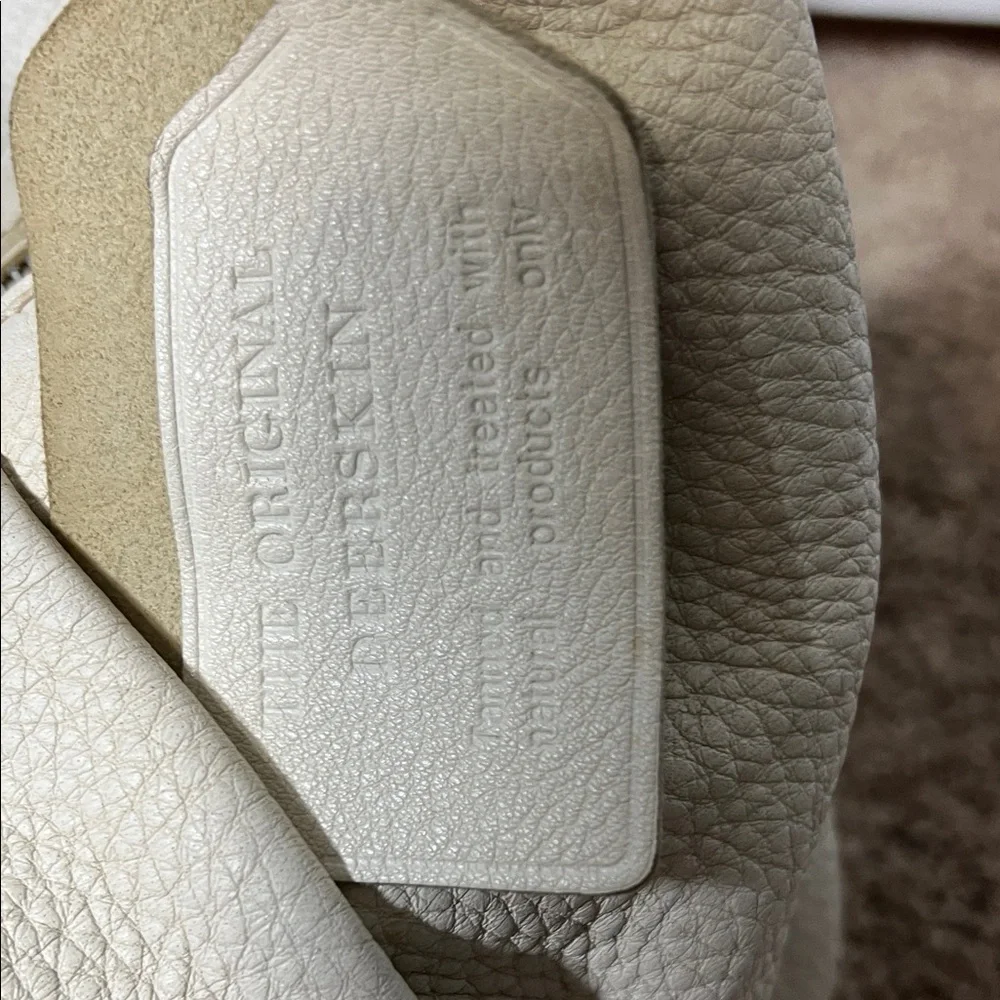 3287 Prada Ivory Leather Hobo Bag - Picture 3 of 8